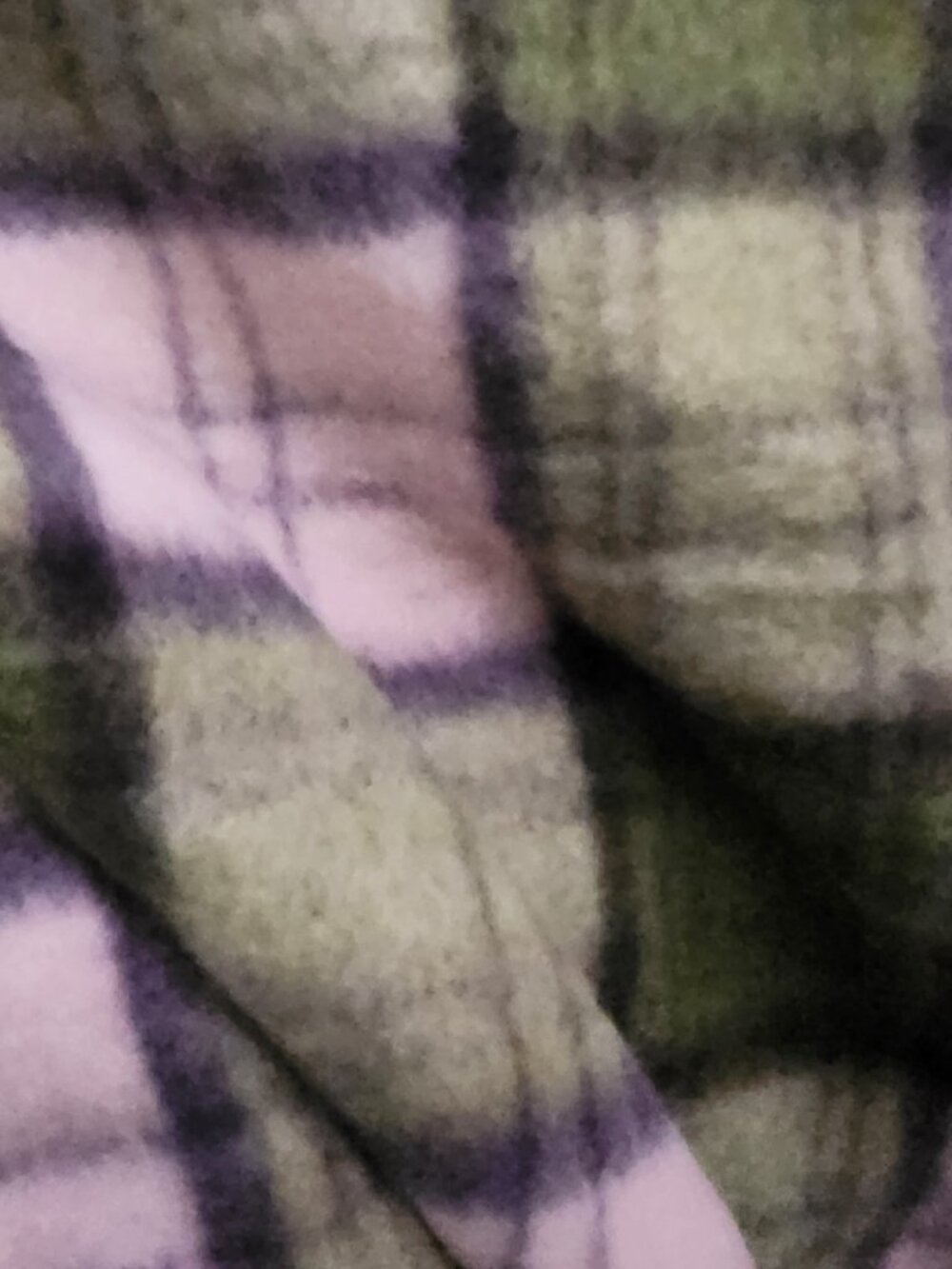 ❤️BUNDLE DEAL⬇️ 2.27 Yards – $10/Yard ($23Total) – Green Plaid Fuzzy Fleece - Picture 6 of 11